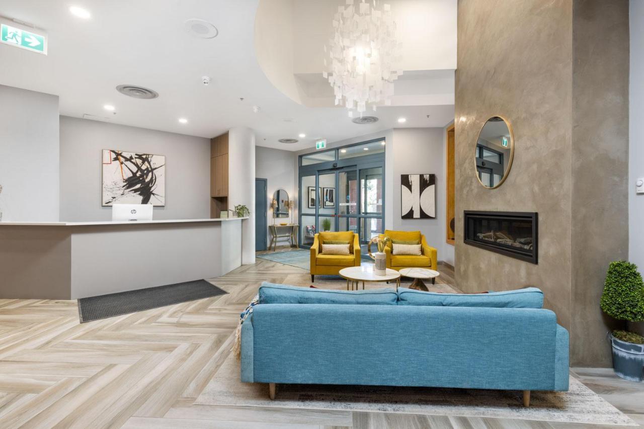 Beautiful Village Alpenglow Queen Size Bed Air Conditioning Cable And Smarttv Wifi Fireplace Pool Hot Tub Sauna Gym Balcony Mountain Views Whistler