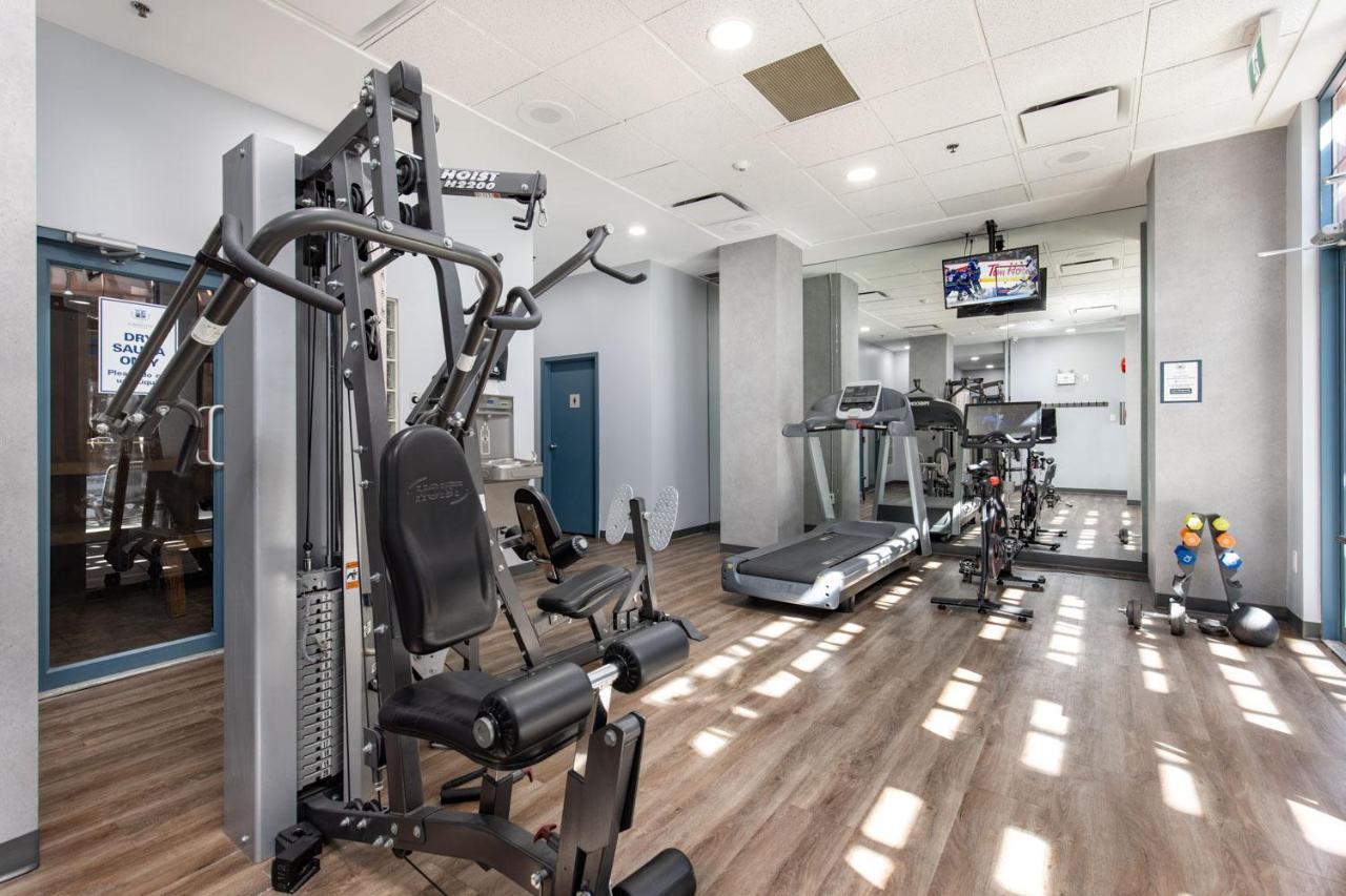Beautiful Village Alpenglow Queen Size Bed Air Conditioning Cable And Smarttv Wifi Fireplace Pool Hot Tub Sauna Gym Balcony Mountain Views Whistler