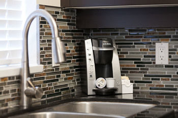 Apartment Beautiful Village Alpenglow Queen Size Bed Air Conditioning Cable And Smarttv Wifi Fireplace Pool Hot Tub Sauna Gym Balcony Mountain Views Whistler