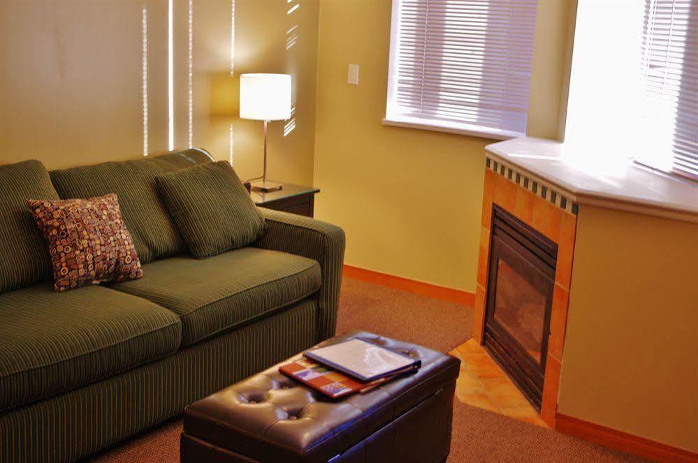 Beautiful Village Alpenglow Queen Size Bed Air Conditioning Cable And Smarttv Wifi Fireplace Pool Hot Tub Sauna Gym Balcony Mountain Views * Whistler