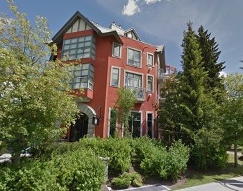 Beautiful Village Alpenglow Queen Size Bed Air Conditioning Cable And Smarttv Wifi Fireplace Pool Hot Tub Sauna Gym Balcony Mountain Views Whistler