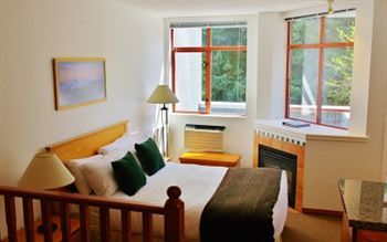 Beautiful Village Alpenglow Queen Size Bed Air Conditioning Cable And Smarttv Wifi Fireplace Pool Hot Tub Sauna Gym Balcony Mountain Views Apartment
