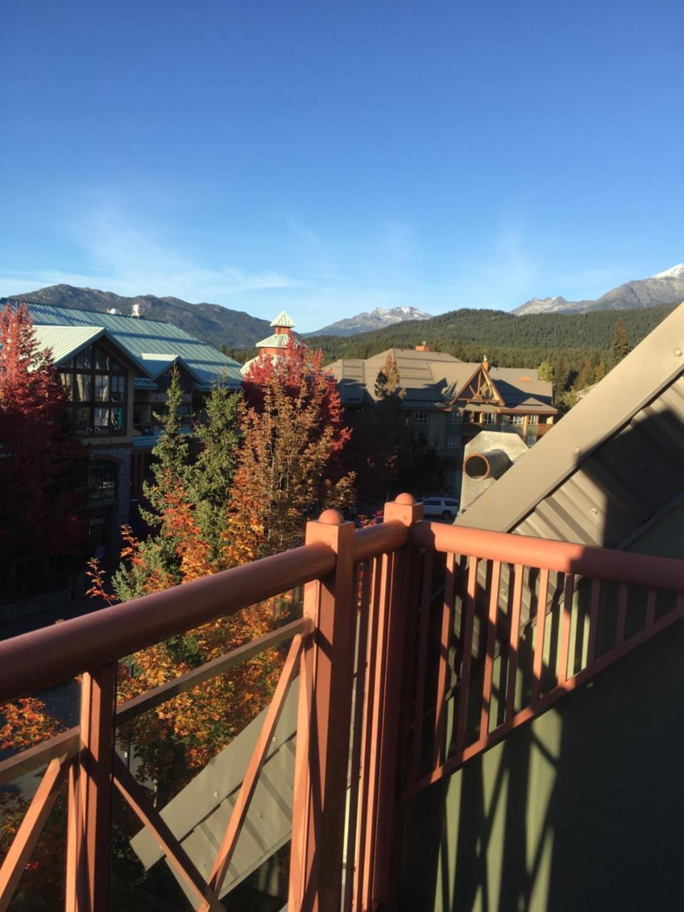 Beautiful Village Alpenglow Queen Size Bed Air Conditioning Cable And Smarttv Wifi Fireplace Pool Hot Tub Sauna Gym Balcony Mountain Views