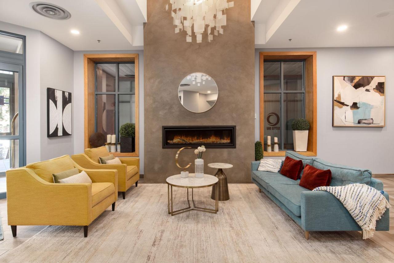 Alpenglow Suite: Village Mountain Retreat Apartamento