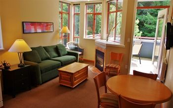 Alpenglow Suite: Village Mountain Retreat Apartamento *