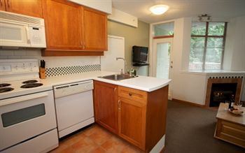 Alpenglow Suite: Village Mountain Retreat Apartamento *