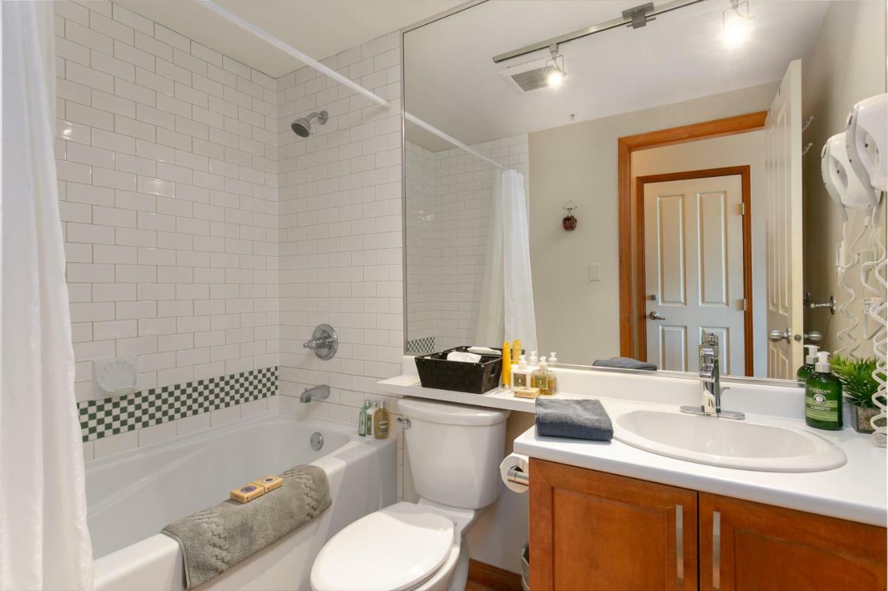 Alpenglow Suite: Village Mountain Retreat Apartamento